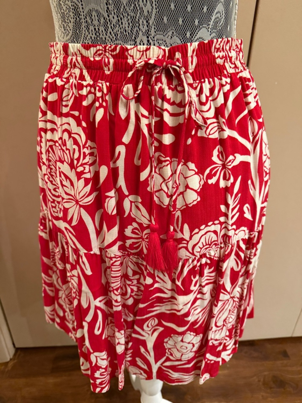 Knox Rose Red and White Floral Tiered  Skirt with Tassel Tie
